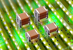 Монолитные керамические конденсаторы Murata® с металлическими выводами для автомобильной электроники