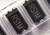 Надежные выпрямительные диоды RS1M в корпусе SMA рассчитаны на ток 1А и напряжение до 1кВ